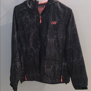 new balance windbreaker